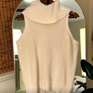 Banana Republic Sleeveless turtleneck sweater, size L